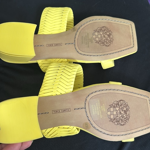 Vince Camuto size 8 yellow sandals - Picture 3 of 5